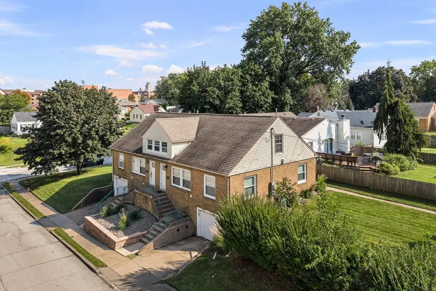 907 W Lombard Street, Davenport, IA 52804 - #3