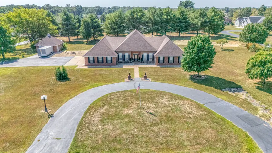 14323 N Manhattan Lane, Mount Vernon, IL 62864 - #2