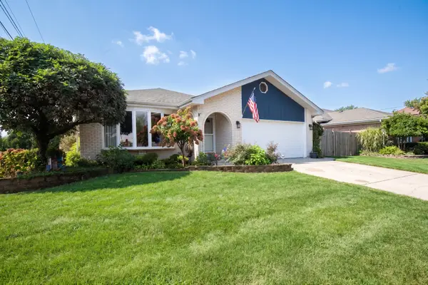 9430 S 69th Avenue, Oak Lawn, IL 60453