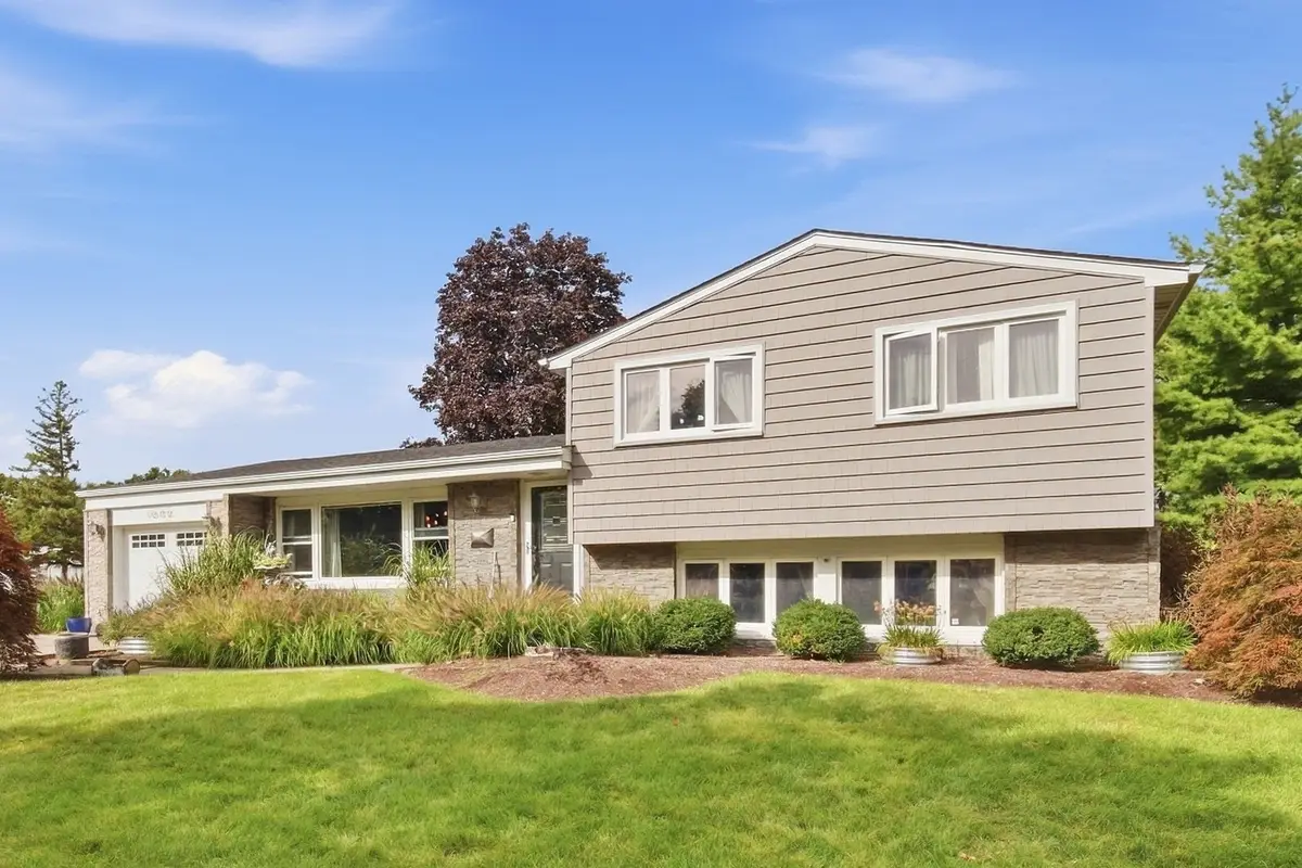 1006 W Frontenac Drive, Arlington Heights, IL 60004 - #1