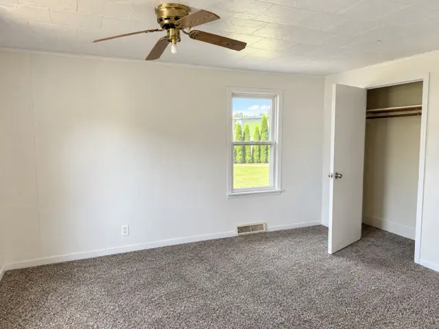 411 S Everett Street, Streator, IL 61364 - #2