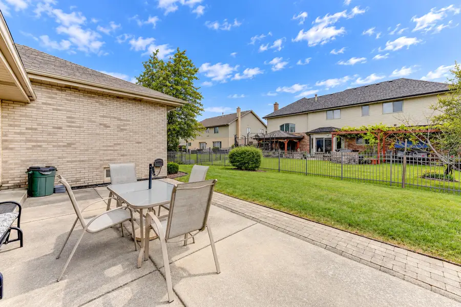 8600 Henke Drive, Tinley Park, IL 60487 - #2