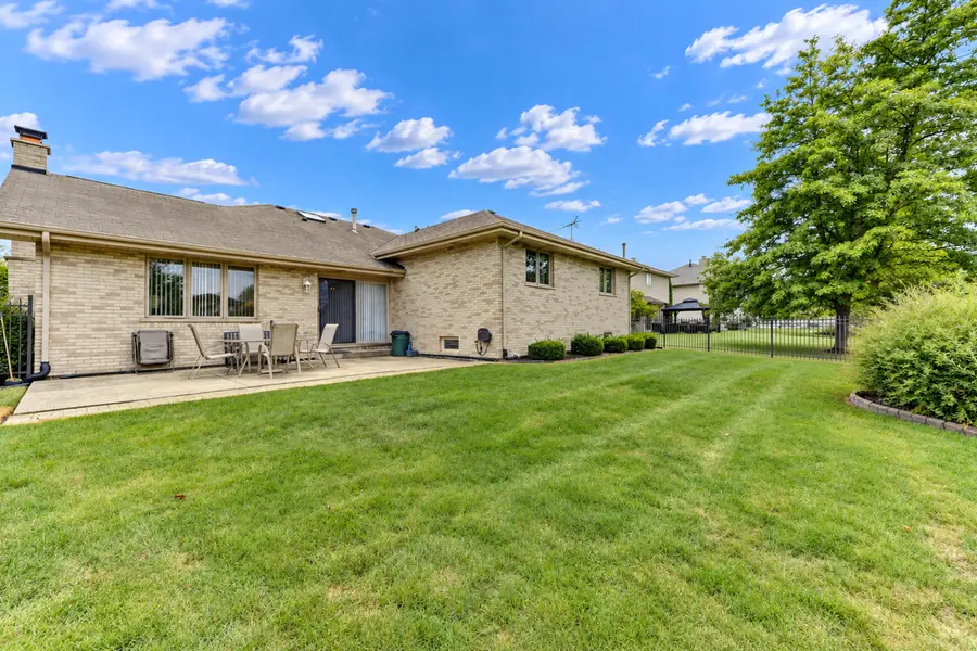 8600 Henke Drive, Tinley Park, IL 60487 - #3