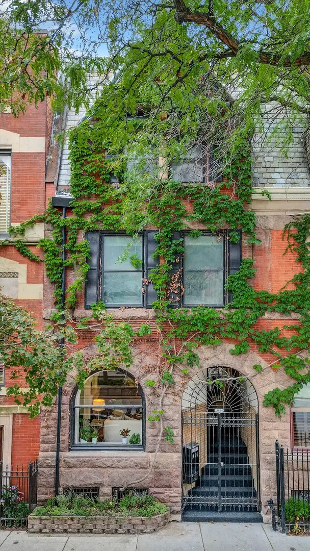 1034 N La Salle Drive, Chicago, IL 60610 - #1
