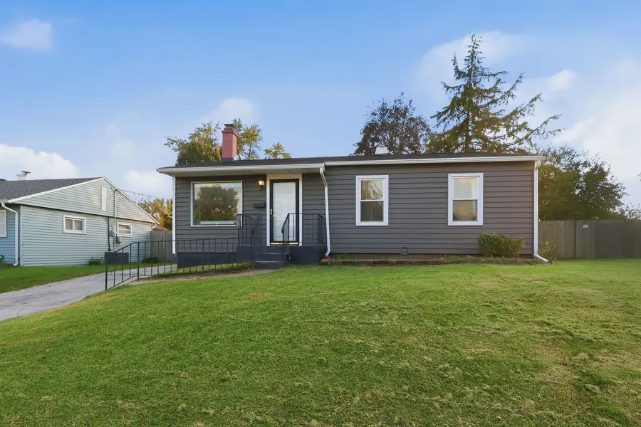 3819 Sunnyside Avenue, Davenport, IA 52802 - #2