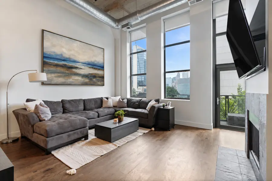 758 N Larrabee Street #319, Chicago, IL 60654 - #3