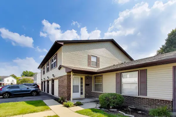 758 Moore Drive #758, Elk Grove Village, IL 60007
