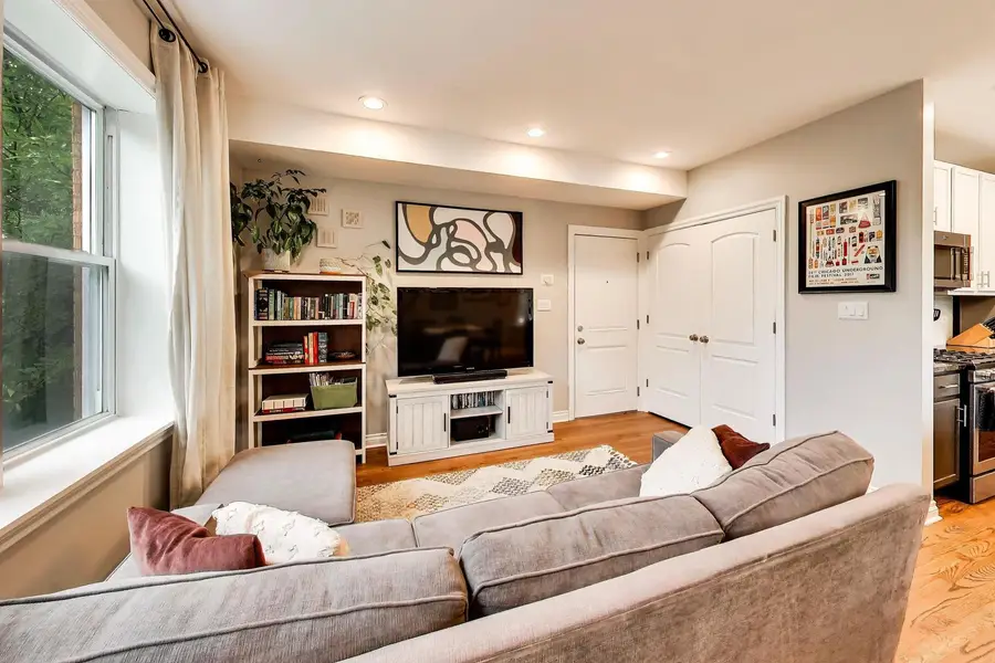 2243 W Ainslie Street #3W, Chicago, IL 60625 - #3