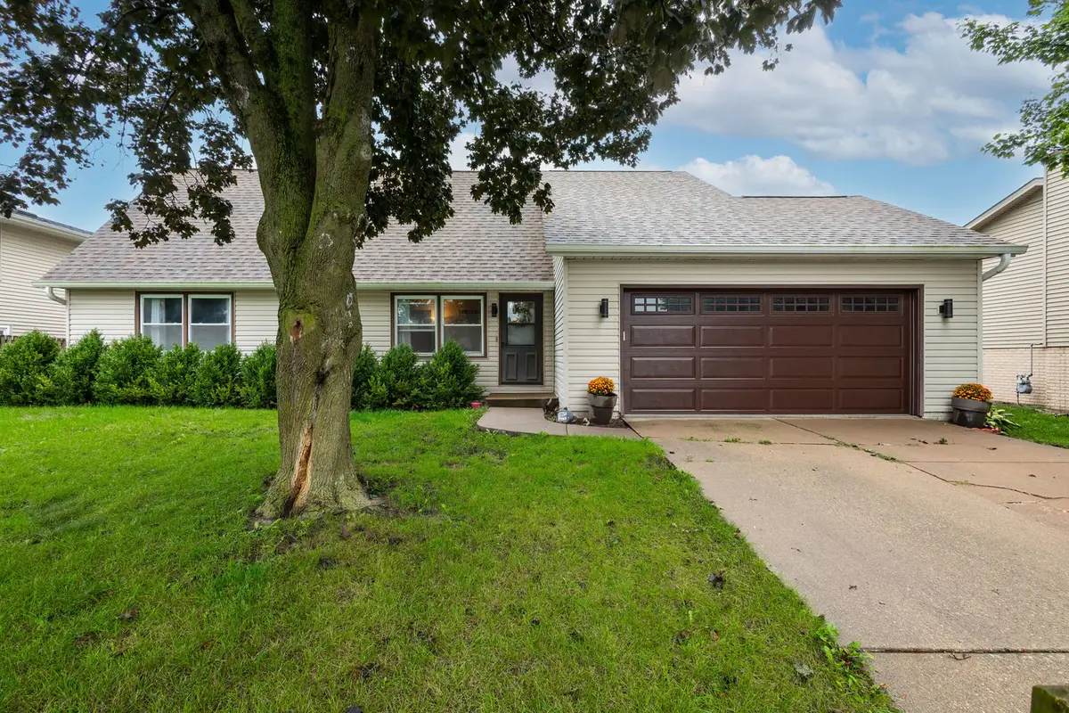 2511 W 60th Street, Davenport, IA 52806 - #1