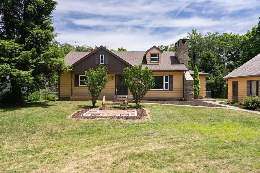 1220 54 Street Court, Moline, IL 61265 - #3