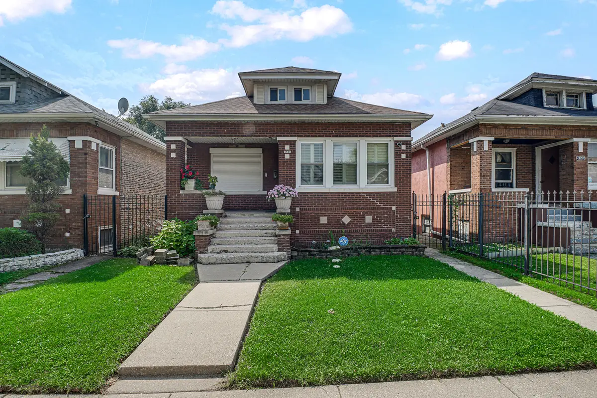 4835 W Haddon Avenue, Chicago, IL 60651 - #1