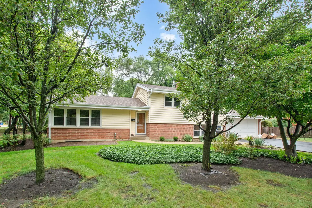 200 W Council Trail, Mount Prospect, IL 60056 - #1