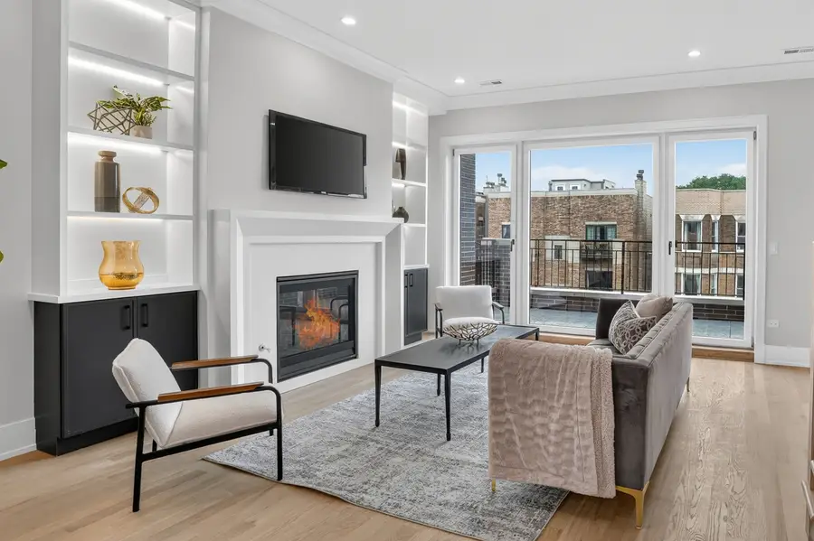 2023 W Augusta Boulevard #3W, Chicago, IL 60622 - #2