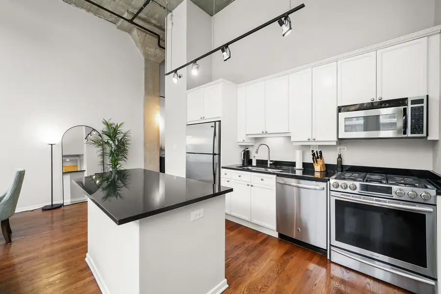 900 N Kingsbury Street #971, Chicago, IL 60610 - #3