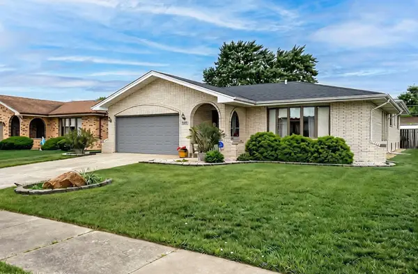 6426 W 84th Place, Burbank, IL 60459