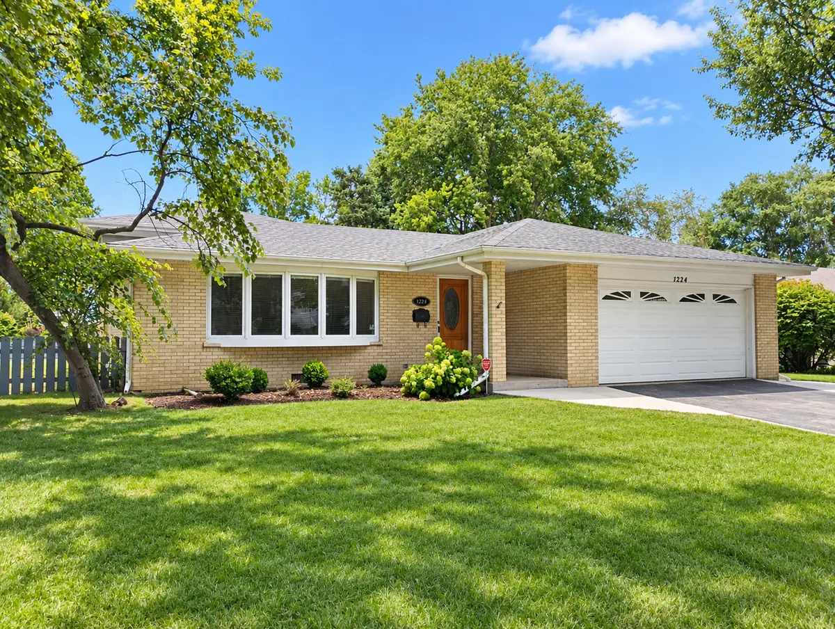 1224 W Sunset Road, Mount Prospect, IL 60056 - #1