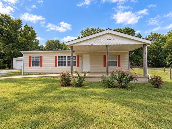 330 Collins Street, Carlyle, IL 62231