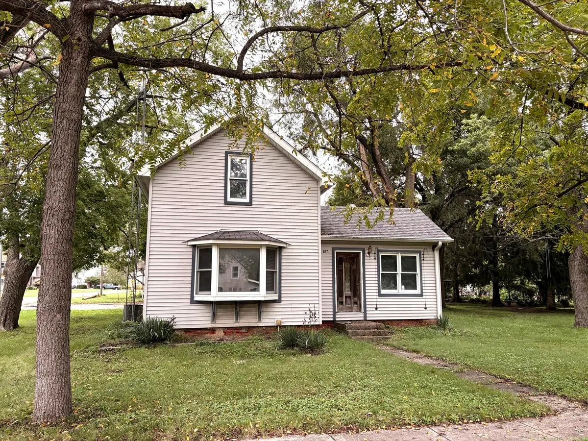 317 W Jefferson Street, Gardner, IL 60424 - #1