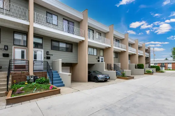 9255 W Ballard Road, Des Plaines, IL 60016