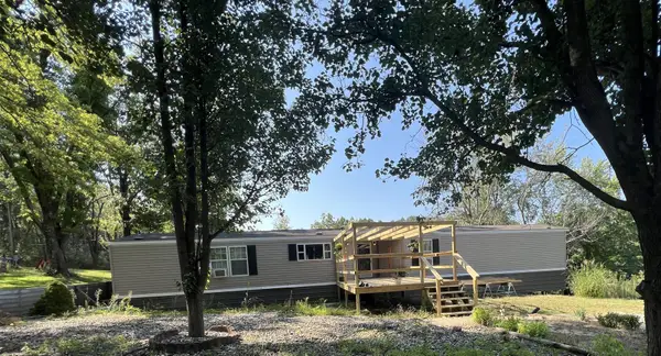 8957 Grassy Road, Marion, IL 62959