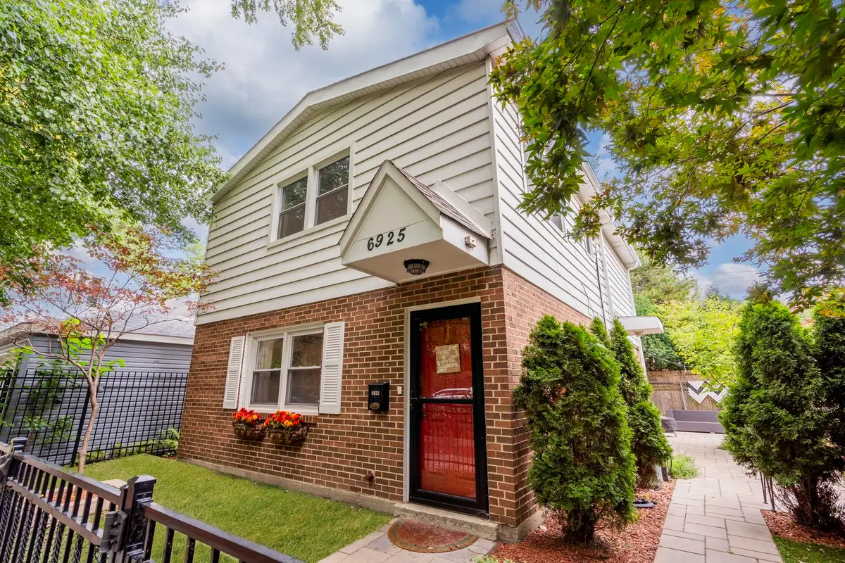 6925 N Ravenswood Avenue, Chicago, IL 60626 - #1