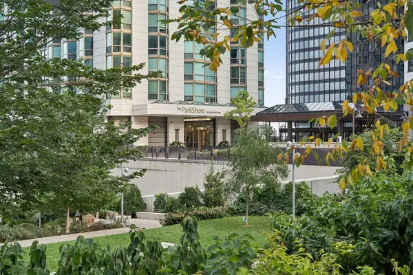 195 N Harbor Drive #2408, Chicago, IL 60601
