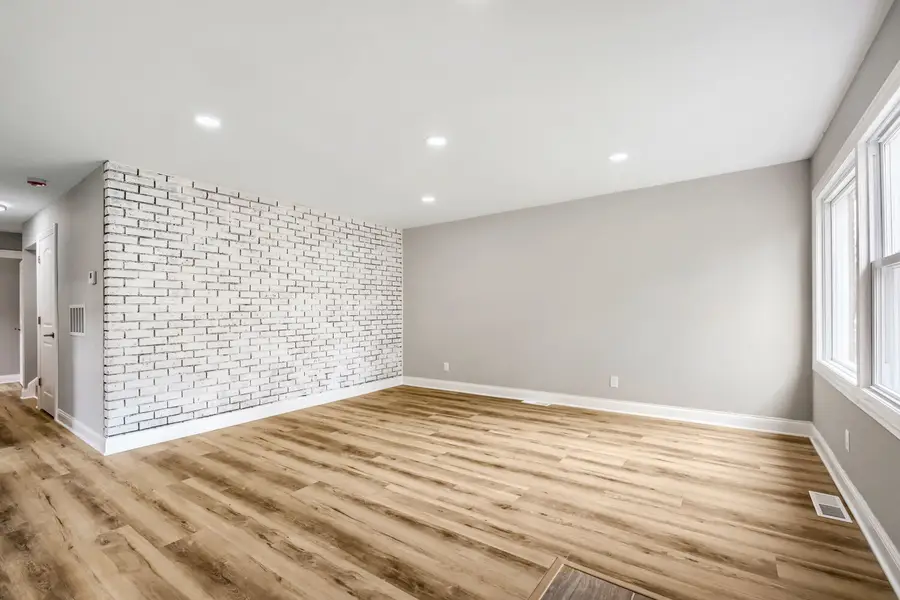 615 W 16th Place, Chicago Heights, IL 60411 - #2