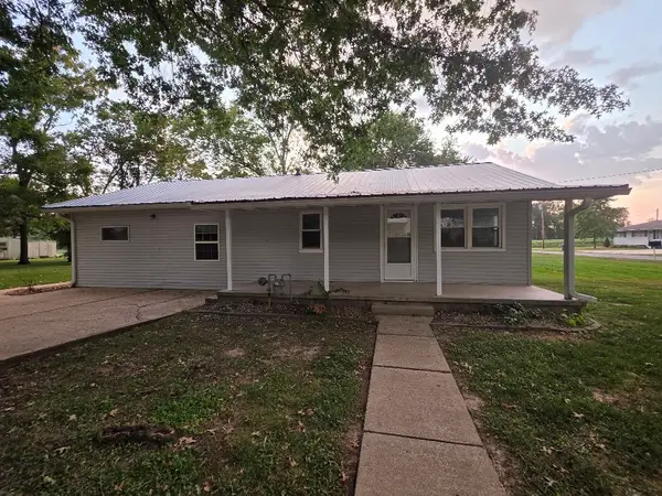 400 S Rea Avenue, Mcleansboro, IL 62859