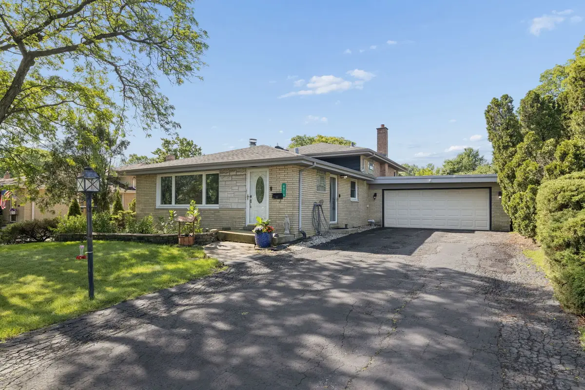 9019 W 92nd Place, Hickory Hills, IL 60457 - #1