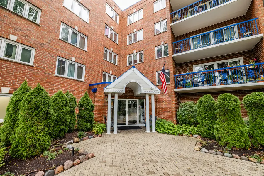 6755 N Milwaukee Avenue #505, Niles, IL 60714 - #2
