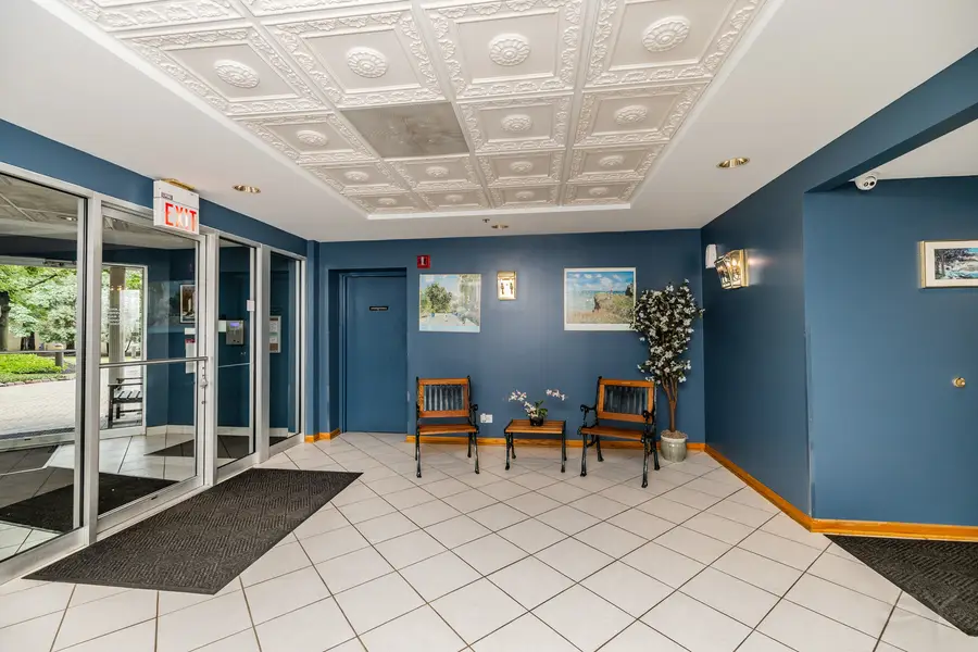 6755 N Milwaukee Avenue #505, Niles, IL 60714 - #3