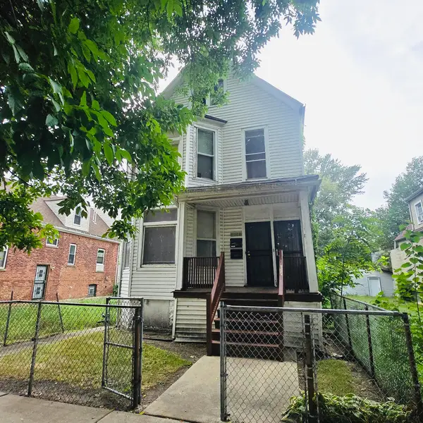 7946 S Muskegon Avenue, Chicago, IL 60617