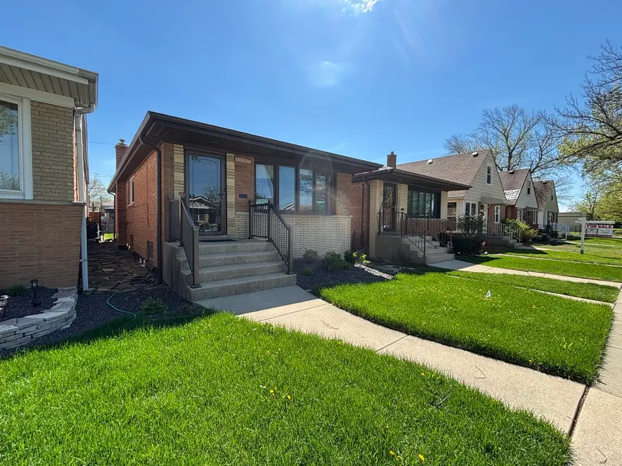 6047 S Normandy Avenue, Chicago, IL 60638 - #2