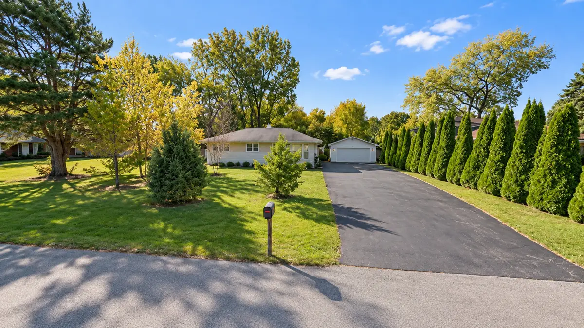 7915 W 101st Place, Palos Hills, IL 60465 - #1