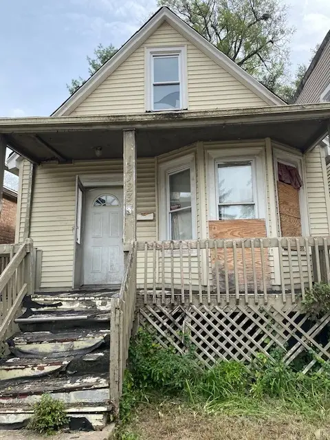 12123 S Emerald Avenue, Chicago, IL 60628