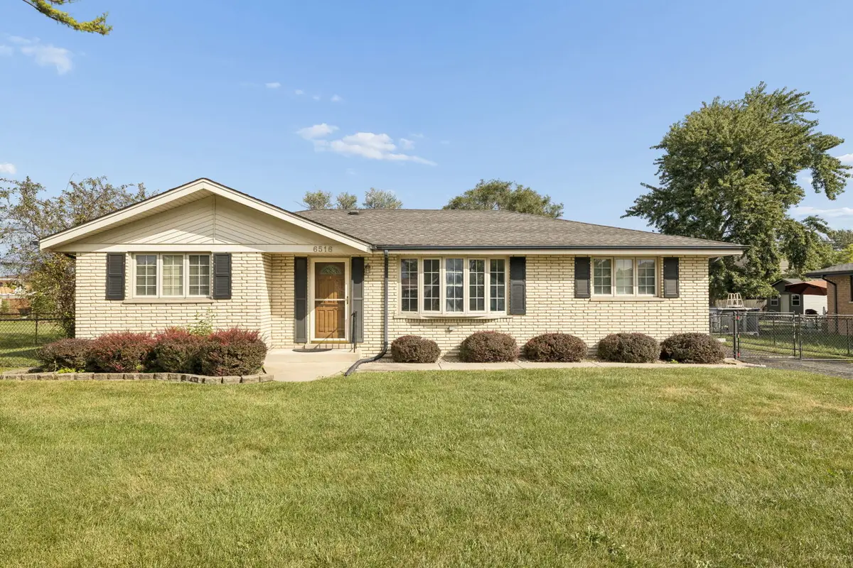 6516 W 84th Street, Burbank, IL 60459 - #1