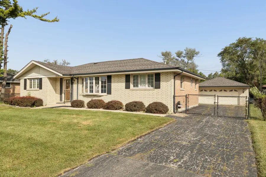 6516 W 84th Street, Burbank, IL 60459 - #2