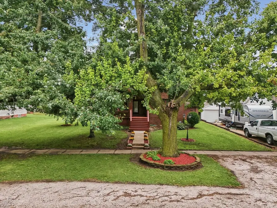 605 N Vermilion Street, Allerton, IL 61810 - #3