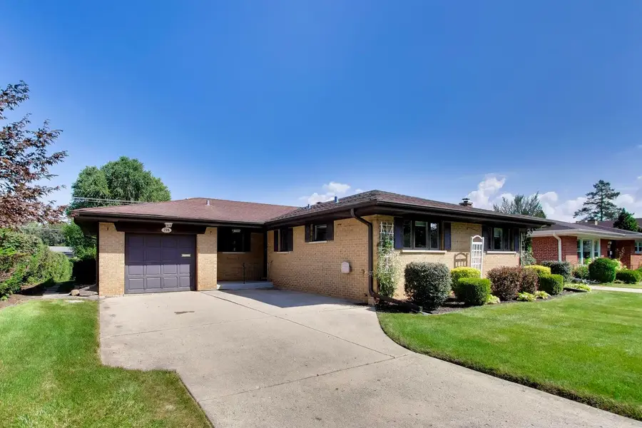 704 W Lonnquist Boulevard, Mount Prospect, IL 60056 - #3
