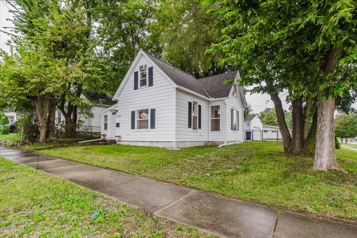 1328 N Mason Street, Bloomington, IL 61701 - #1
