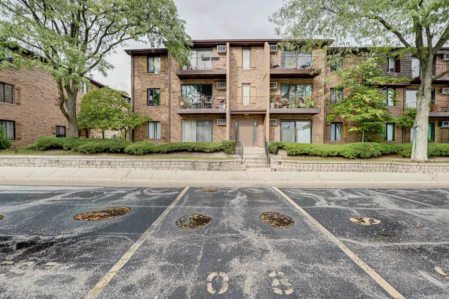 611 N Briar Hill Lane #1, Addison, IL 60101 - #2