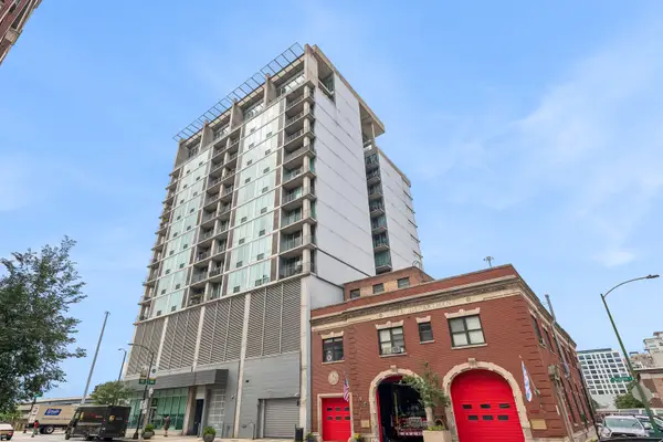 700 W Van Buren Street #604, Chicago, IL 60607