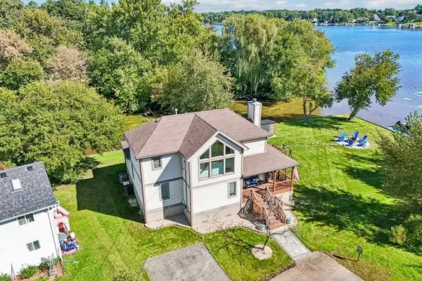 25138 W Lake Avenue, Ingleside, IL 60041