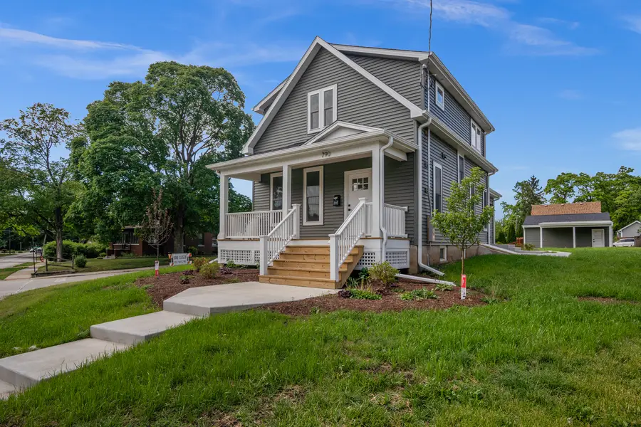 790 Wing Street, Elgin, IL 60123 - #2