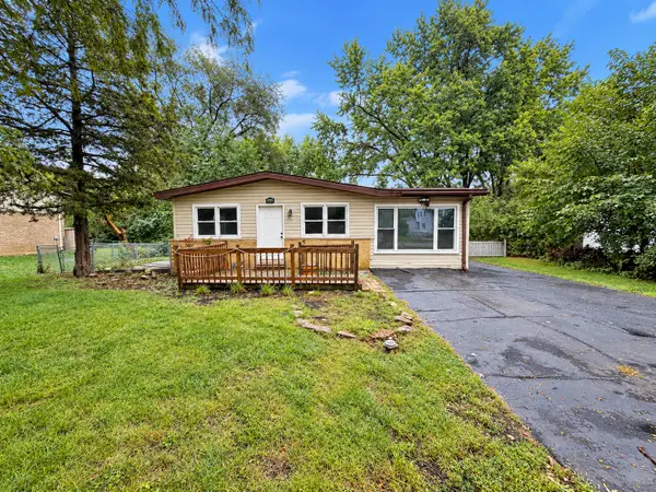 2039 Cherry Avenue, Hanover Park, IL 60133