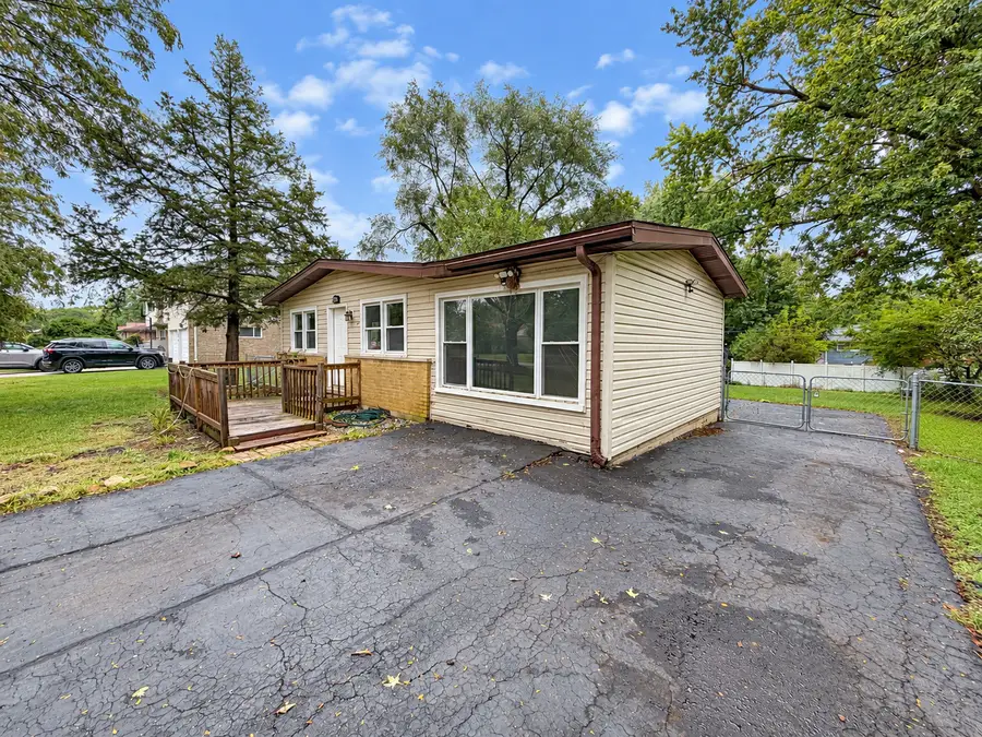 2039 Cherry Avenue, Hanover Park, IL 60133 - #2