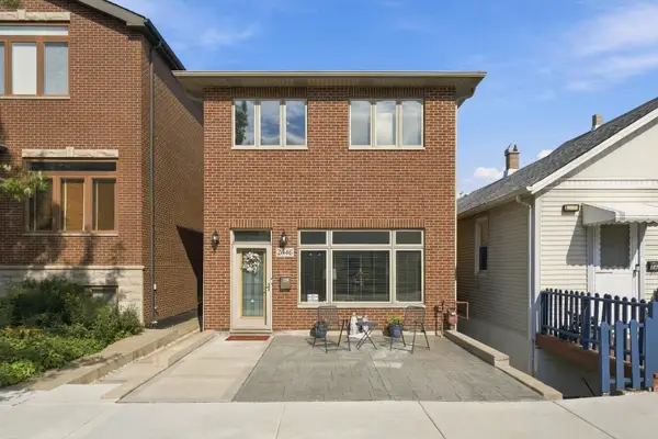 2646 S Hillock Avenue, Chicago, IL 60608