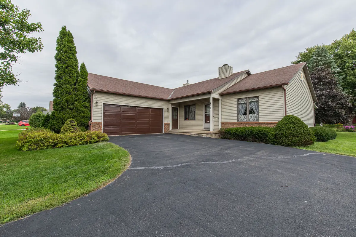 805 S. Park Avenue, Mendota, IL 61342 - #1
