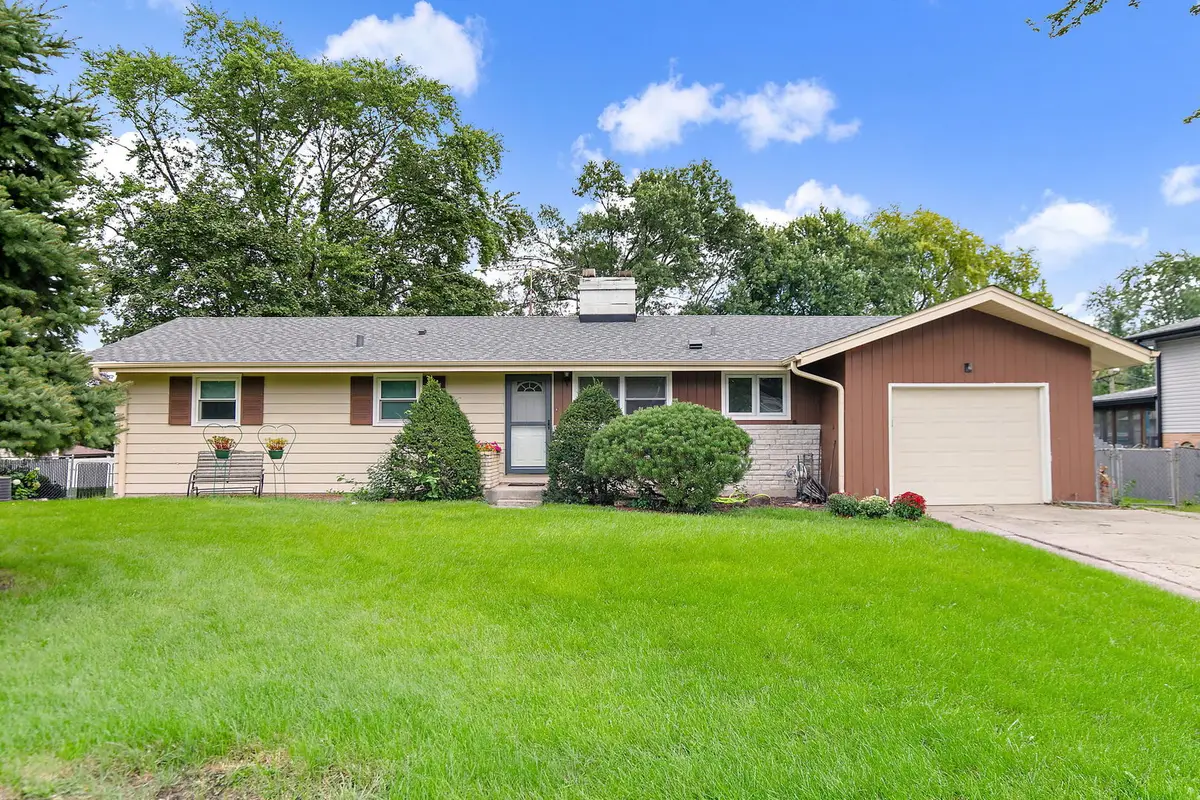 443 Glendale Road, Roselle, IL 60172 - #1
