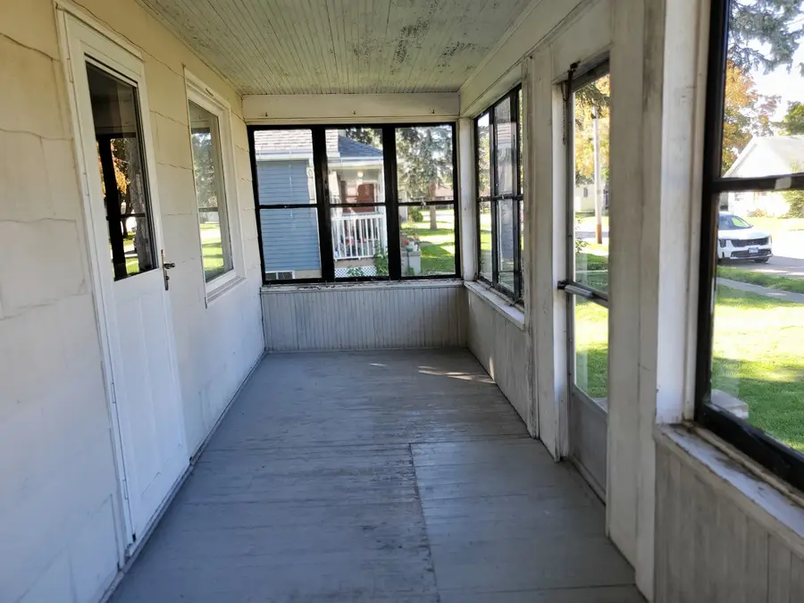 241 E 1st Street, Oglesby, IL 61348 - #3